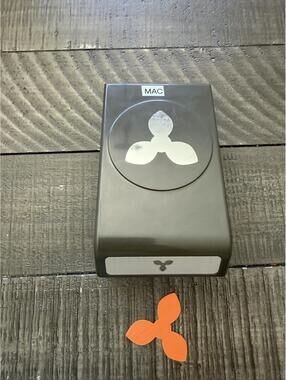 Stampin’ Up Perennial Flower Shape Punch
